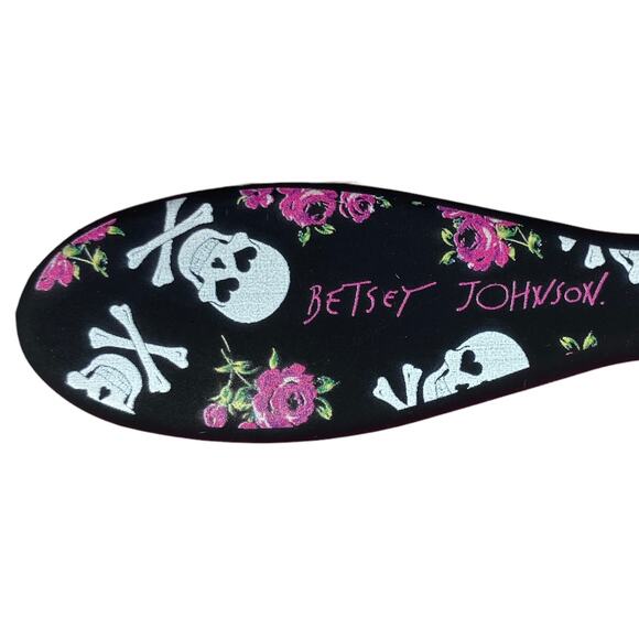 Betsey Johnson Pro Collection Wet/Dry Hair Detangler Brush - Picture 3 of 6